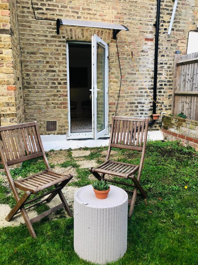 Lavender Den Londres Exterior foto
