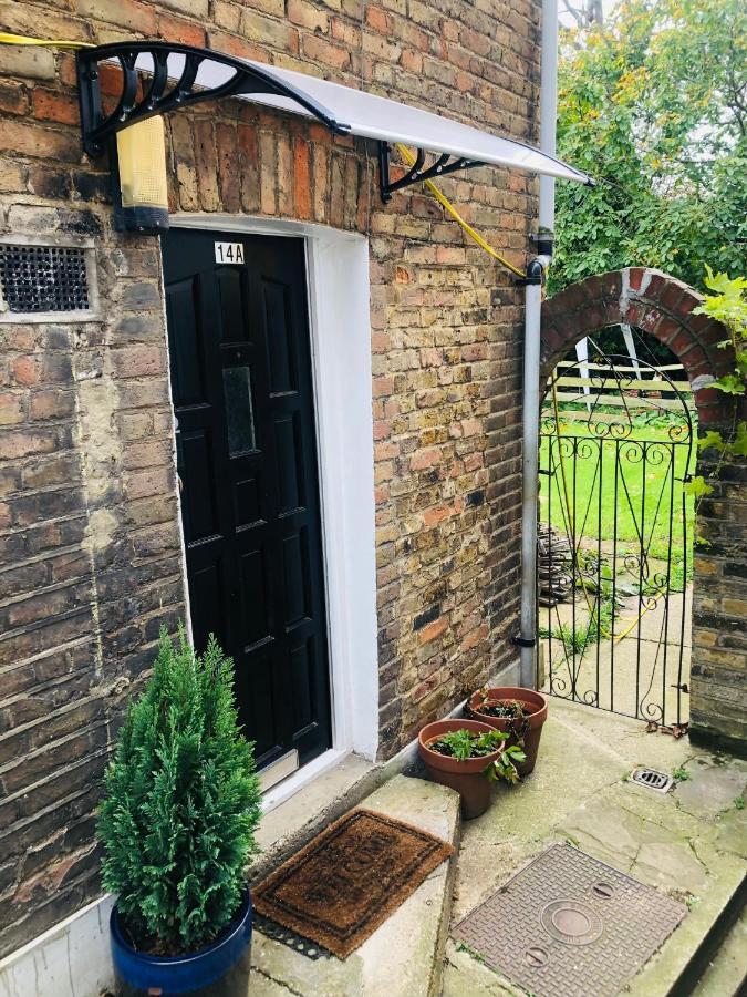 Lavender Den Londres Exterior foto